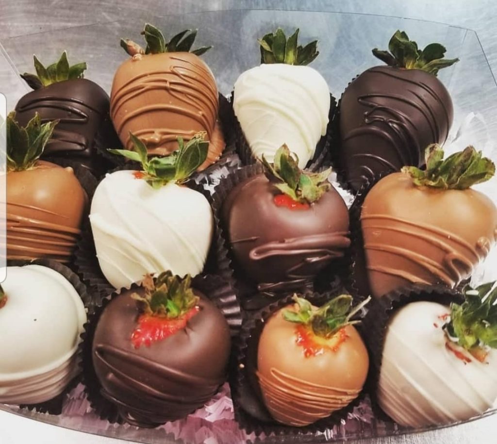 Chocolate Covered Strawberries at Petterbrookes - Fleming Island FL